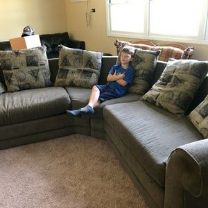 2 piece sectional counch